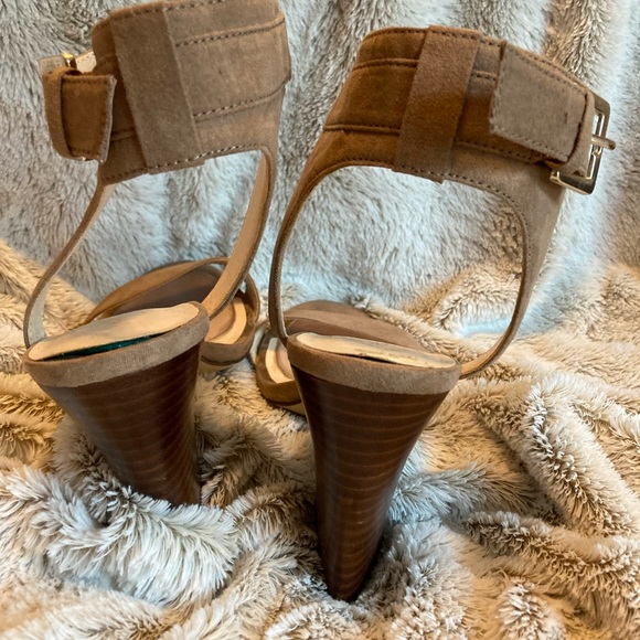 Nine West Tan Suede Heels - Picture 7 of 9